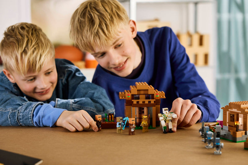 LEGO Minecraft Evoker Village Attack set 607 pieces - British product