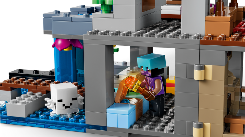LEGO Minecraft Ghast Station building set 754 pieces, imported from the UK