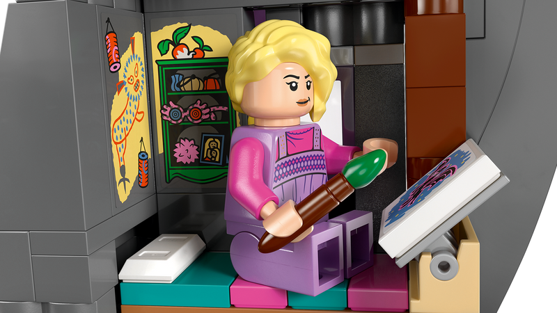 LEGO Harry Potter Luna Lovegood's House 764-piece building set (British brand)