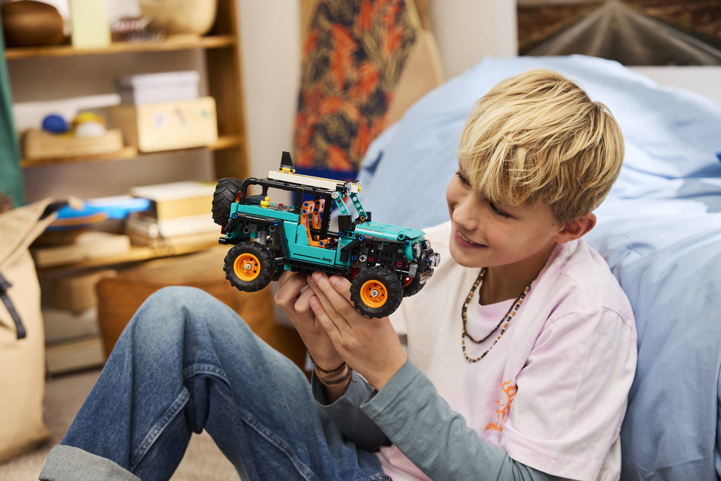 LEGO Technic Jeep Wrangler Rubicon SUV 723-piece, imported from the UK