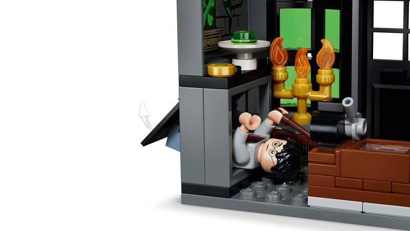 LEGO Harry Potter Knockturn Alley Wizarding Shops building set (British brand)
