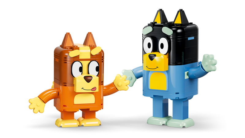 LEGO Bluey Family 466 piece set, imported from the UK
