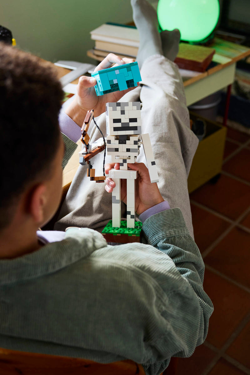 LEGO Minecraft Skeleton building set with bow and arrow 502 pieces (British brand)