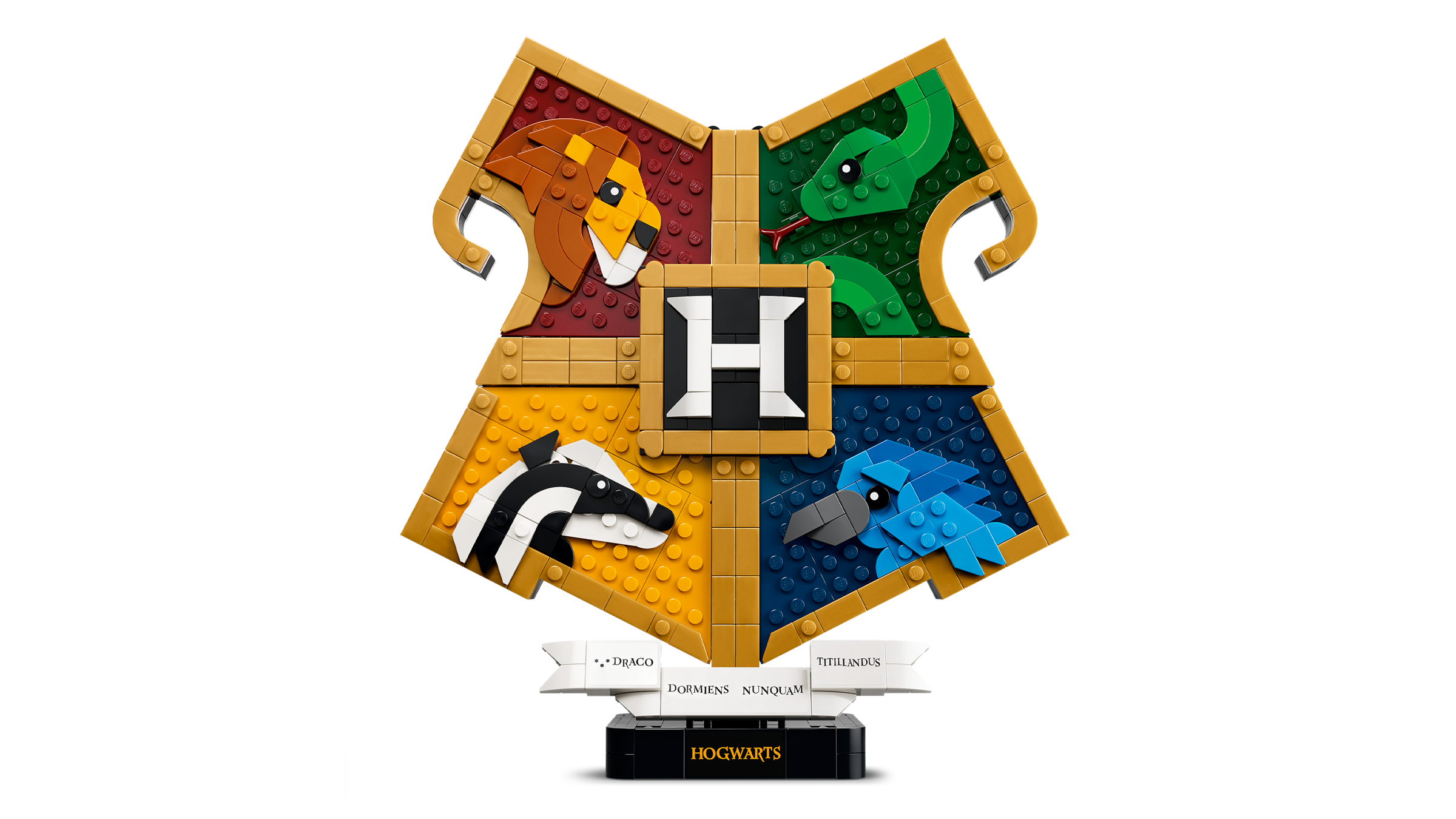 LEGO Harry Potter Hogwarts House Crest building set 545 pieces, imported from the UK