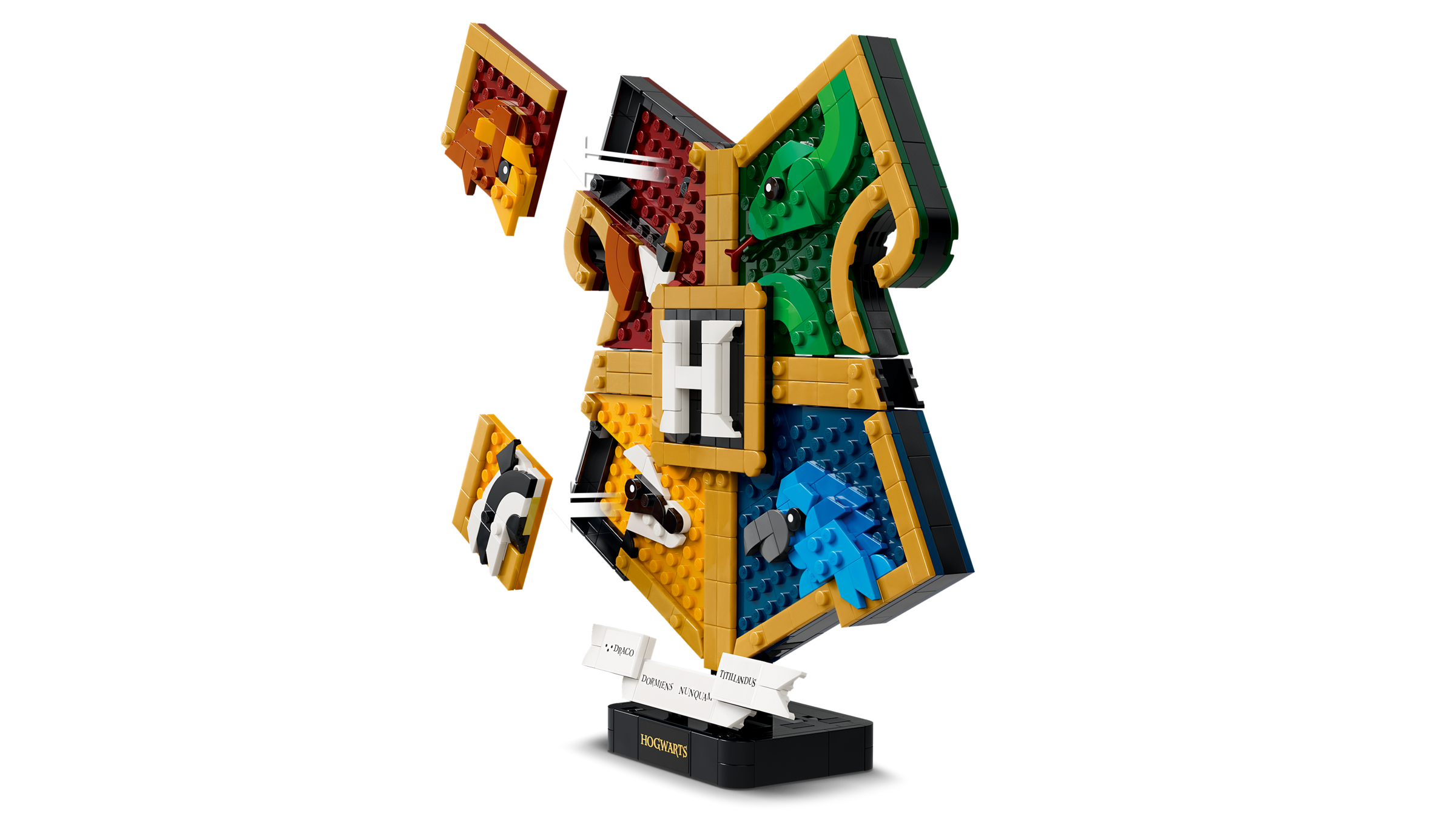 LEGO Harry Potter Hogwarts House Crest building set 545 pieces, imported from the UK