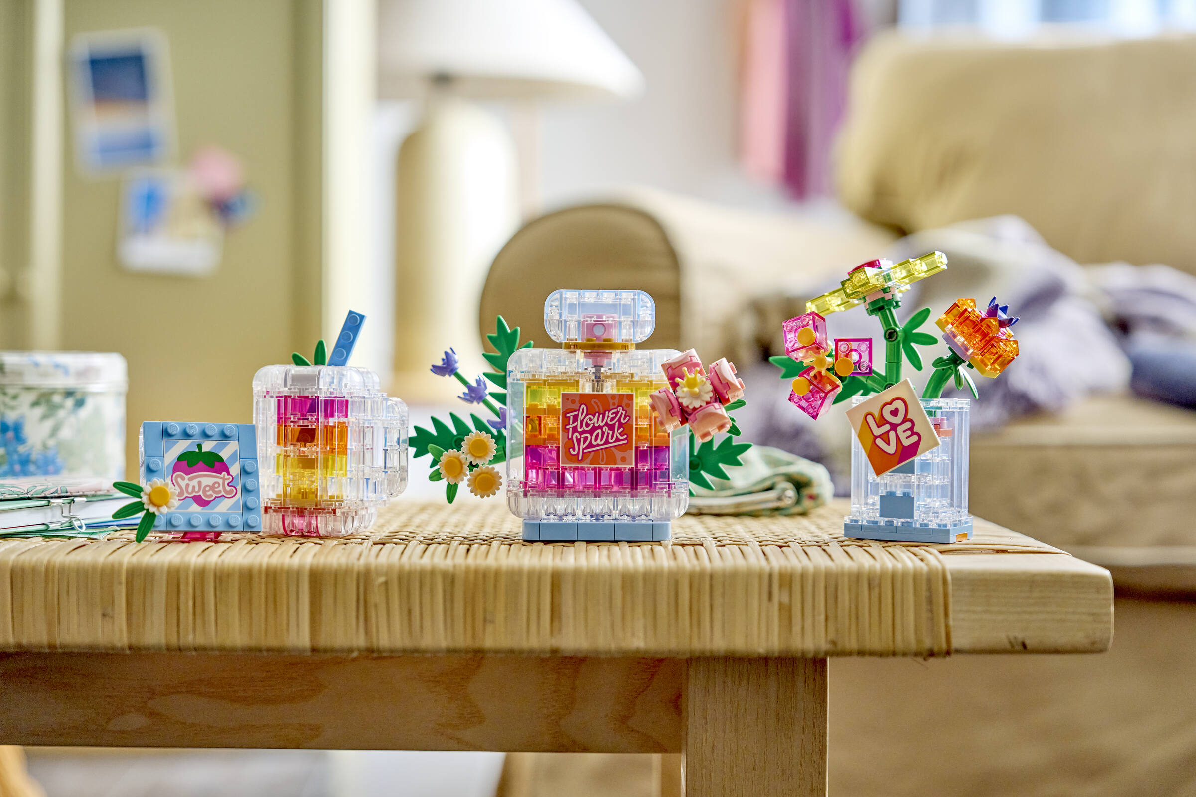 LEGO Creator Floral Decor Perfume Bottle 286-piece building set - British product