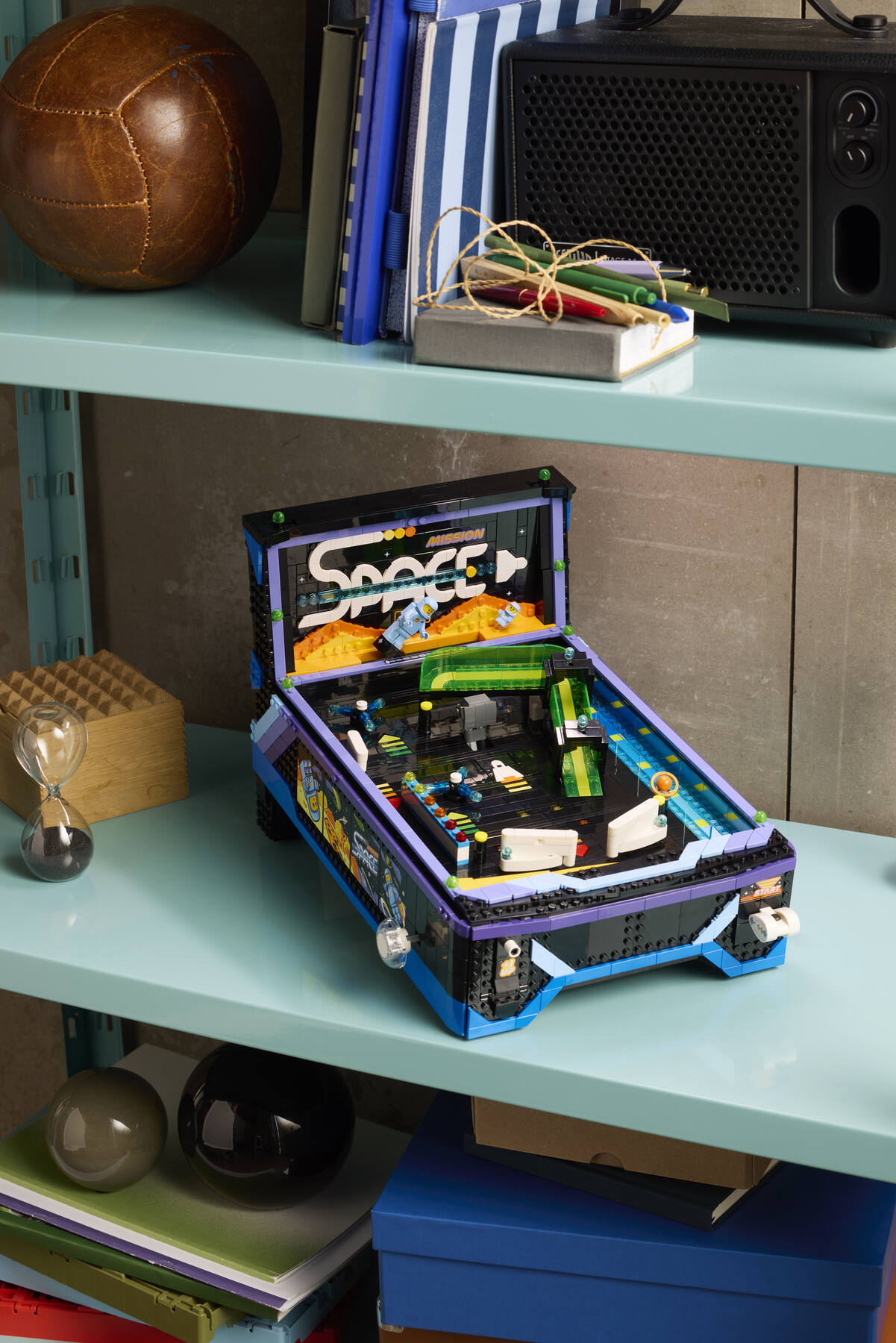 LEGO Icons Arcade Pinball Machine 2,274-piece, UK version