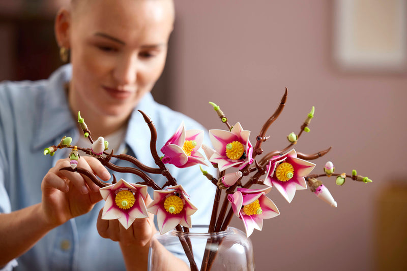 LEGO Magnolia Branches building set 435 pieces - British product