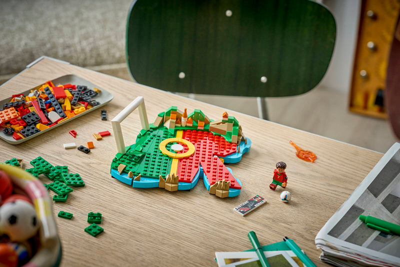 LEGO Cristiano Ronaldo Football Highlights building set, imported from the UK