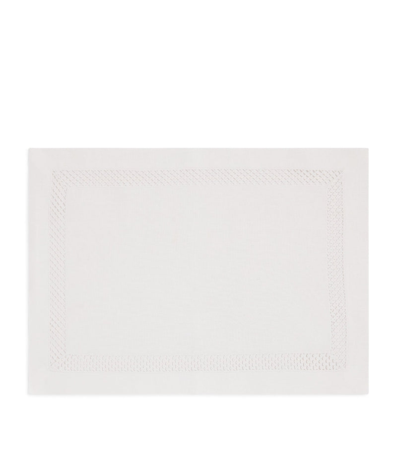 Dea linen embroidered placemat 35cm x 50cm - British product