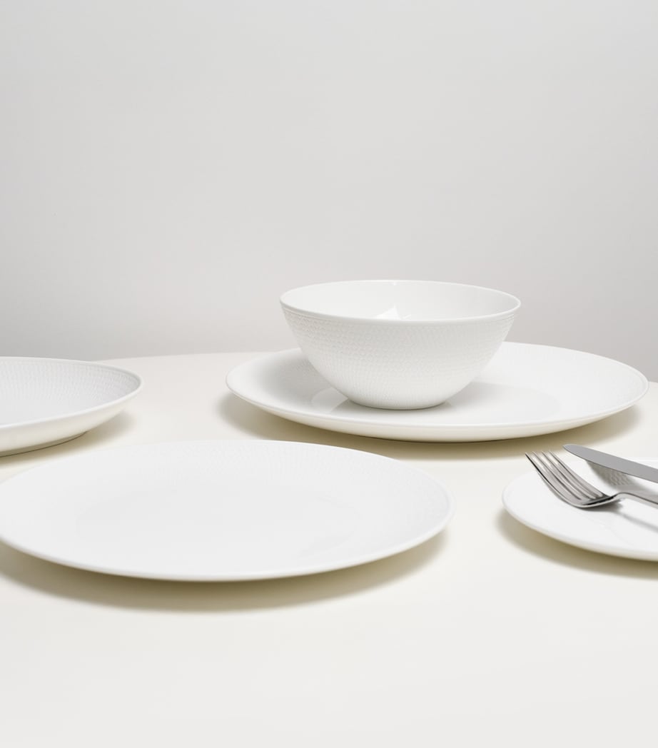 Wedgwood Gio bone china bowl 18cm (British brand)