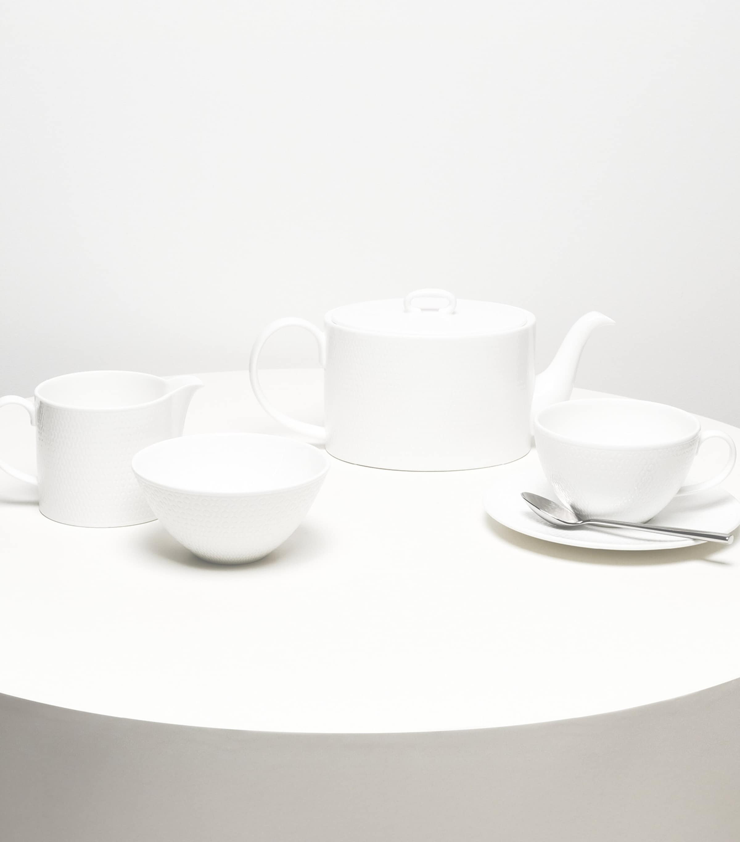 Wedgwood Gio bone china bowl 18cm (British brand)