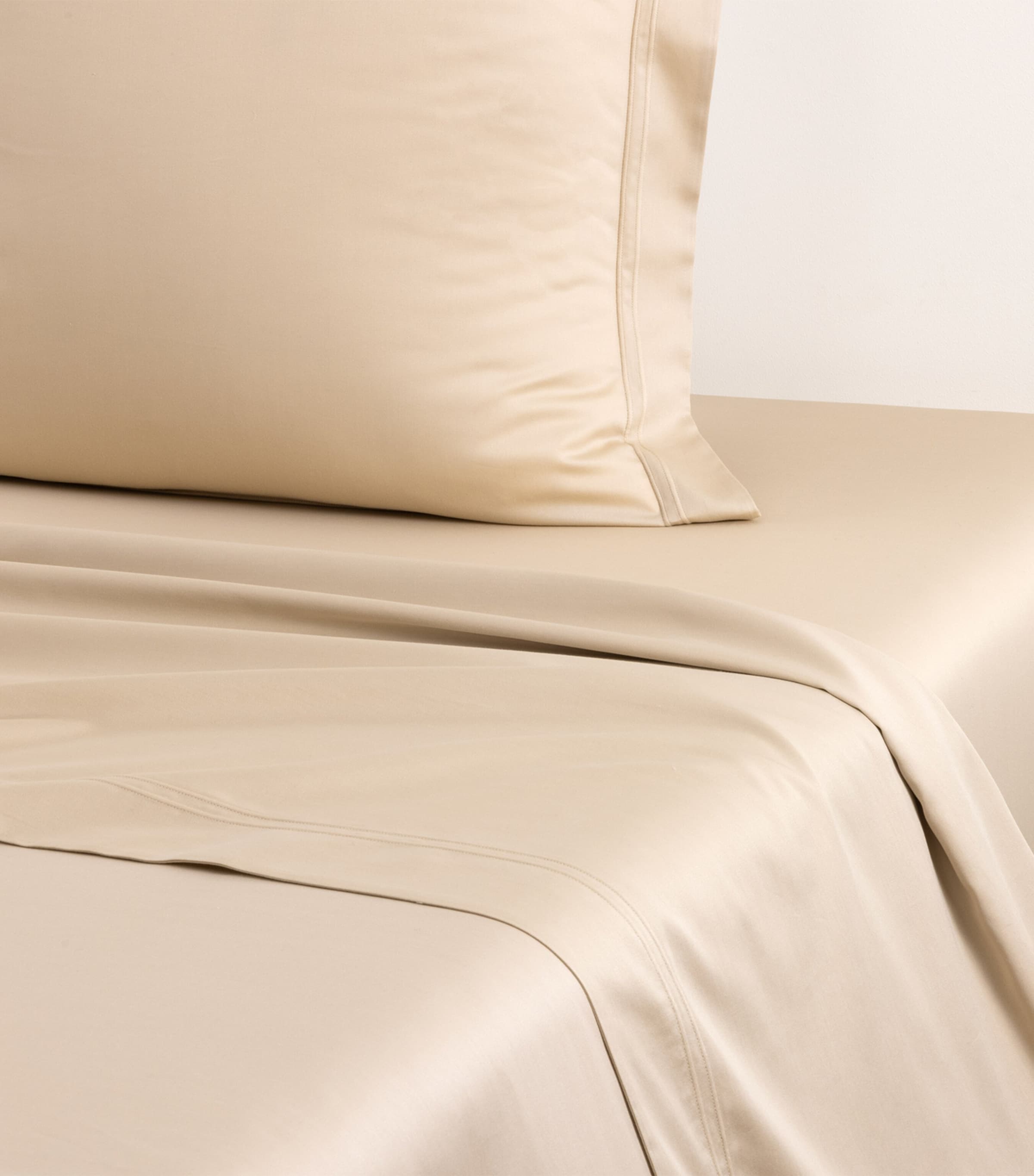 Yves Delorme Triomphe Double Flat Sheet 240cm x 295cm (British brand)