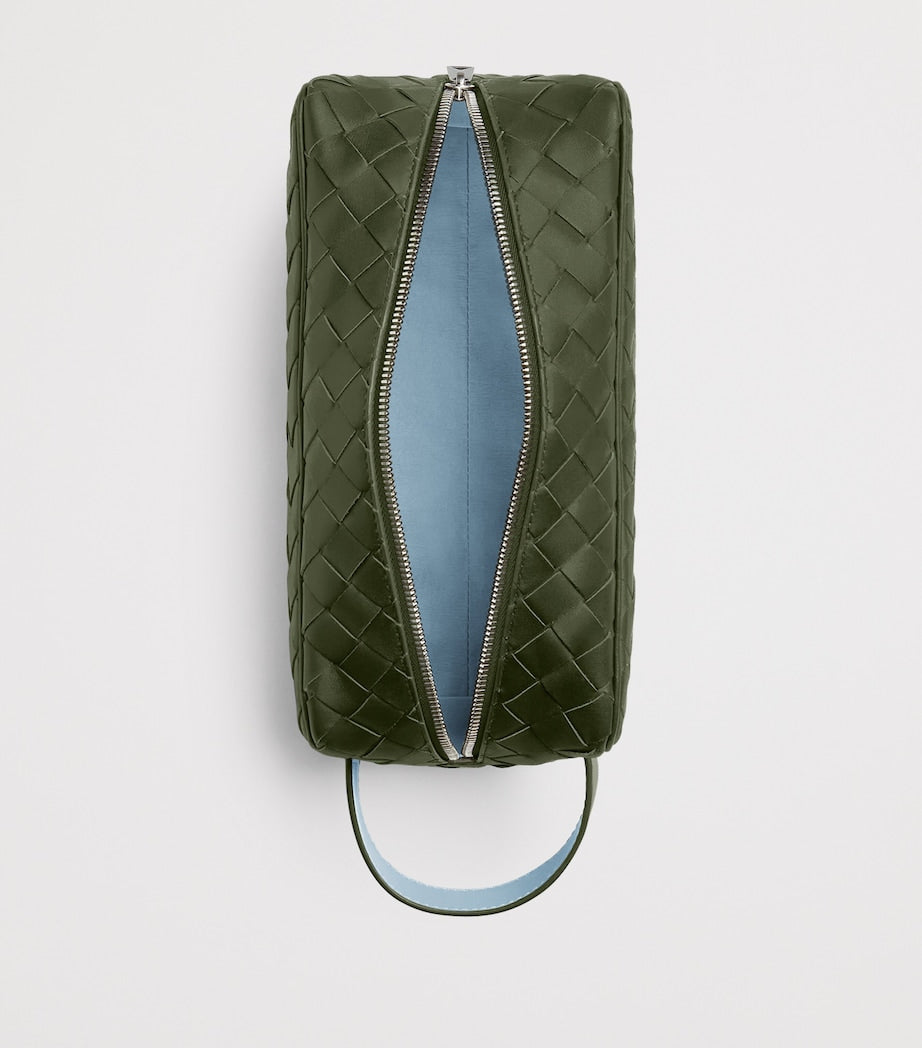 حقيبة غسيل Bottega Veneta الجلدية Intrecciato بمقاس 13 × 26 × 10 سم (علامة تجارية بريطانية)
