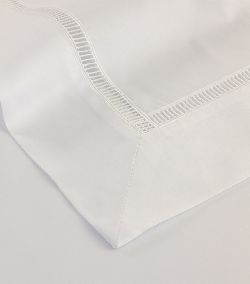 Yves Delorme Colisée Blanc double flat sheet 240cm x 295cm (British brand)