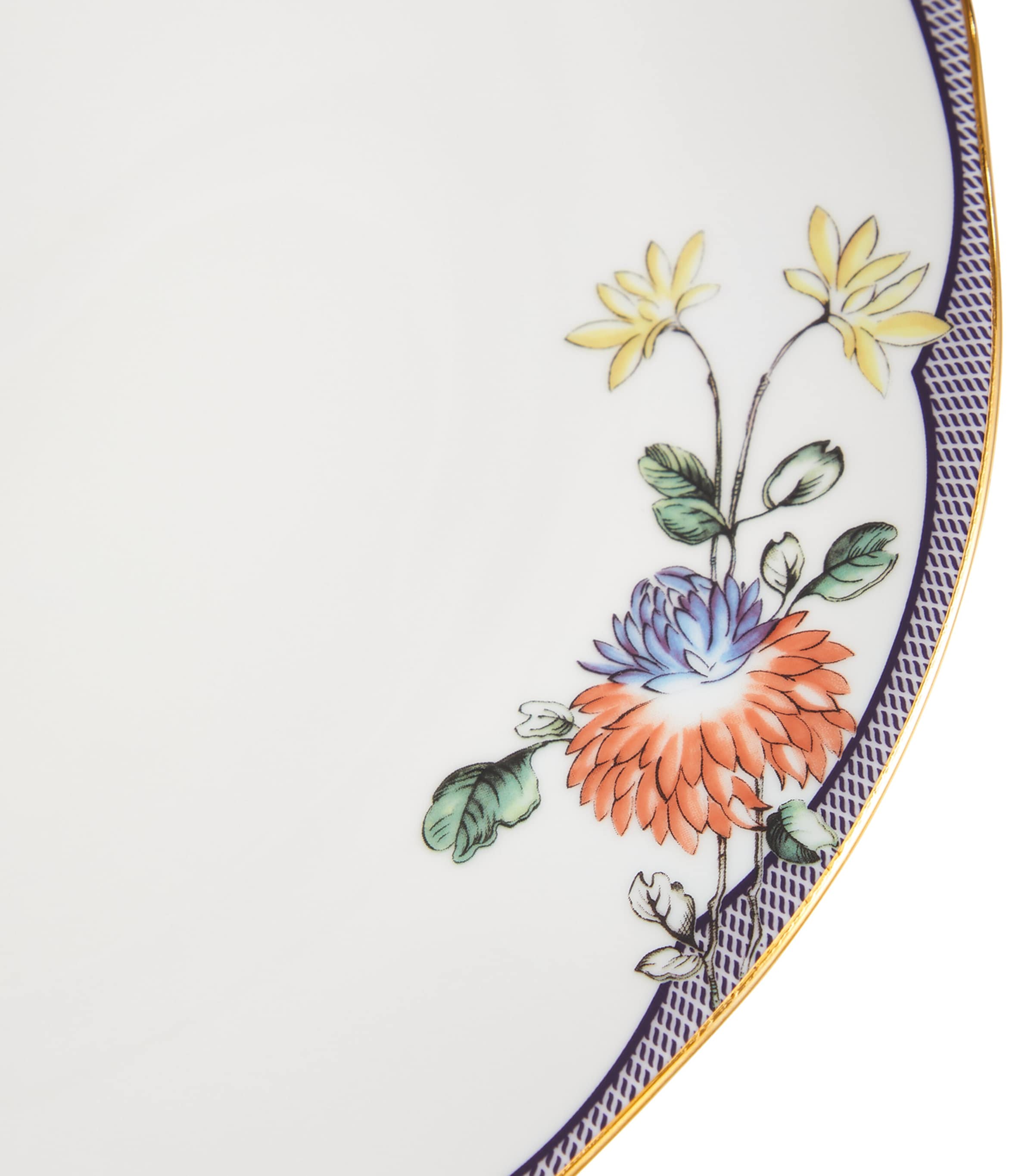 Wedgwood Fortune Plate 27.5cm (British brand)