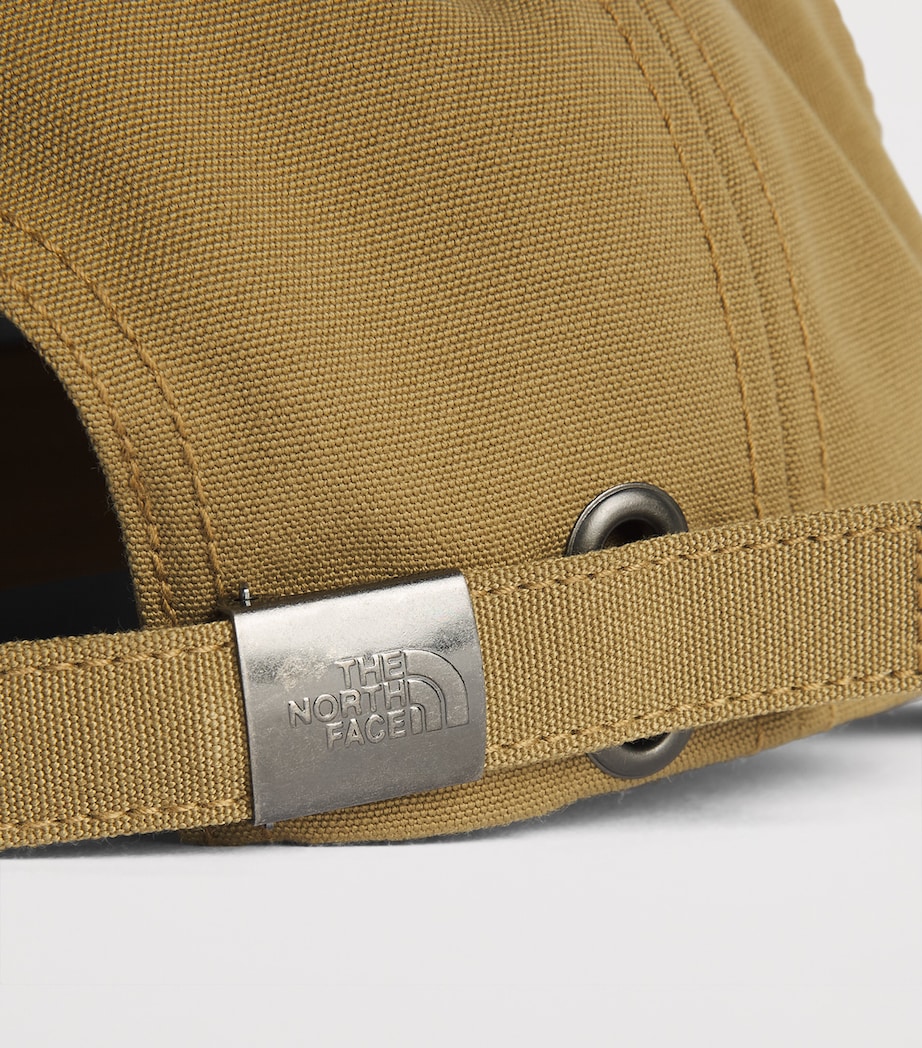 The North Face logo baseball cap, UK version