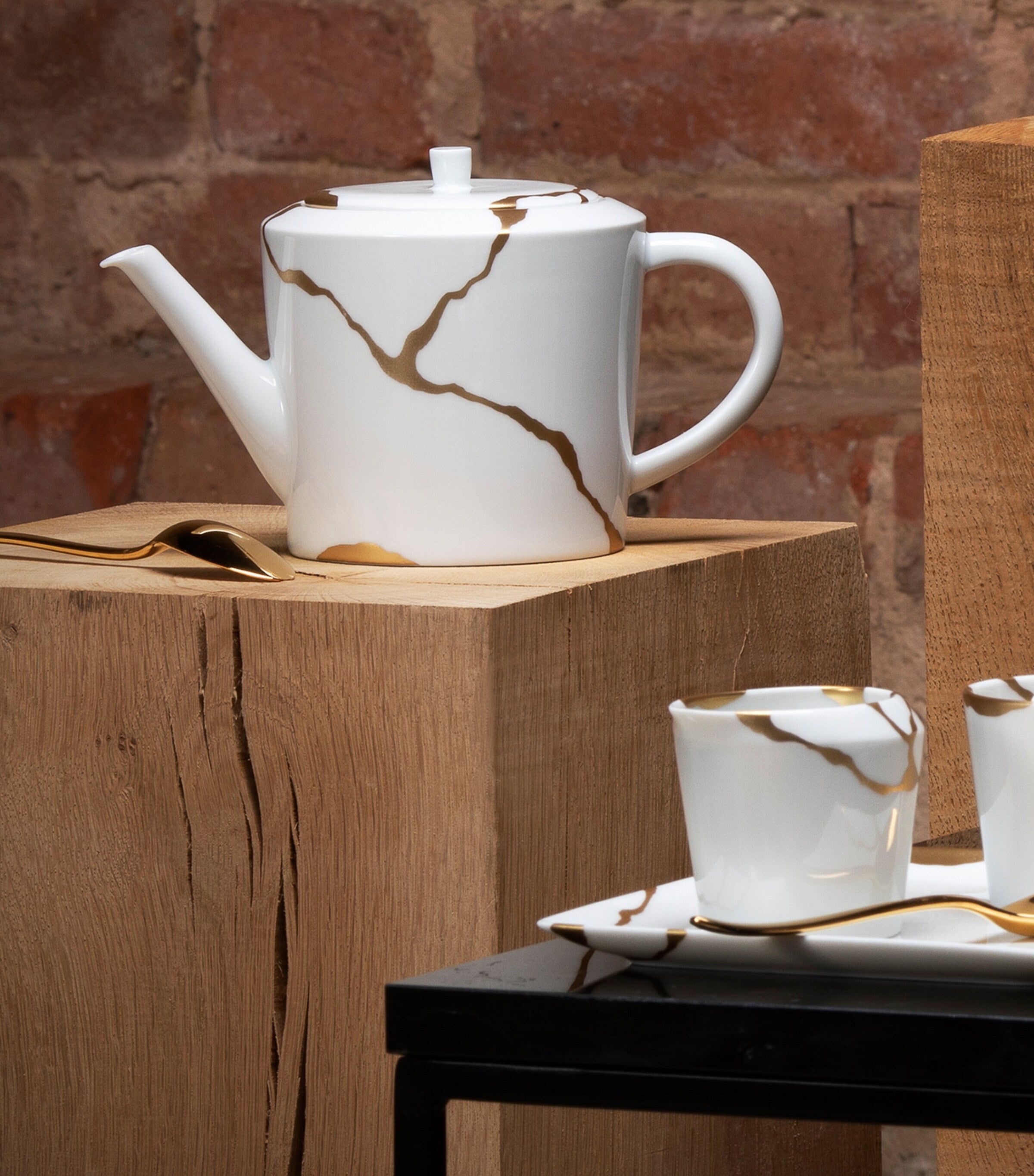 Bernardaud Kintsugi tea set - British product