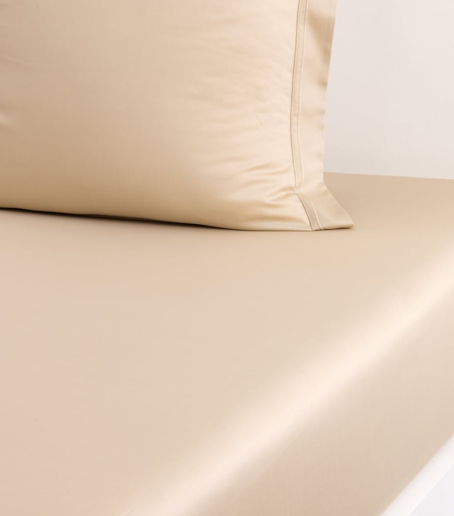 Yves Delorme Triomphe double fitted sheet organic cotton sateen, UK version