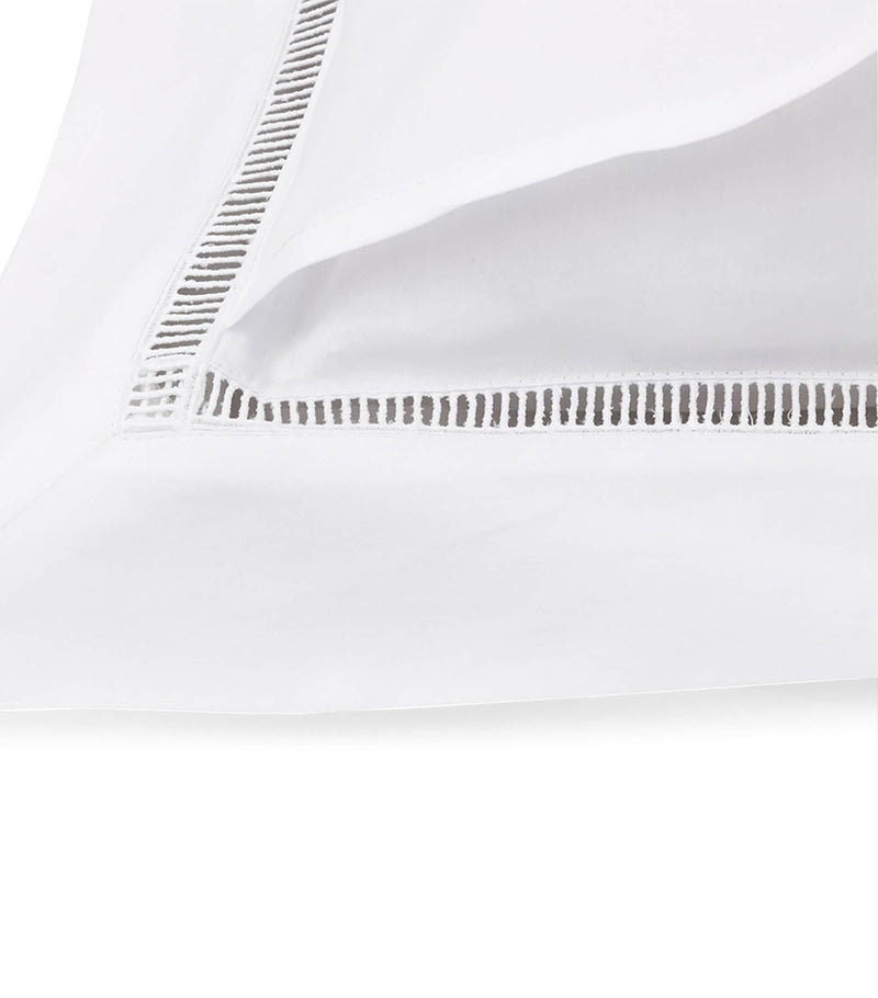 Yves Delorme Colisée Blanc pillowcase 50cm x 75cm (British brand)
