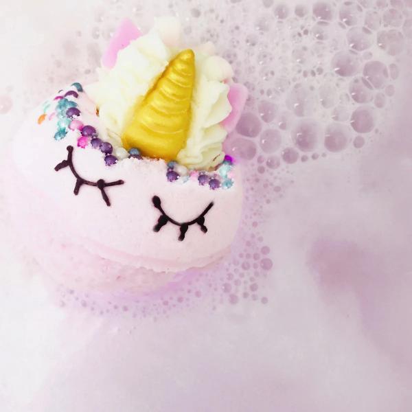Bomb Cosmetics unicorn gift set soap and bath blaster (British brand)