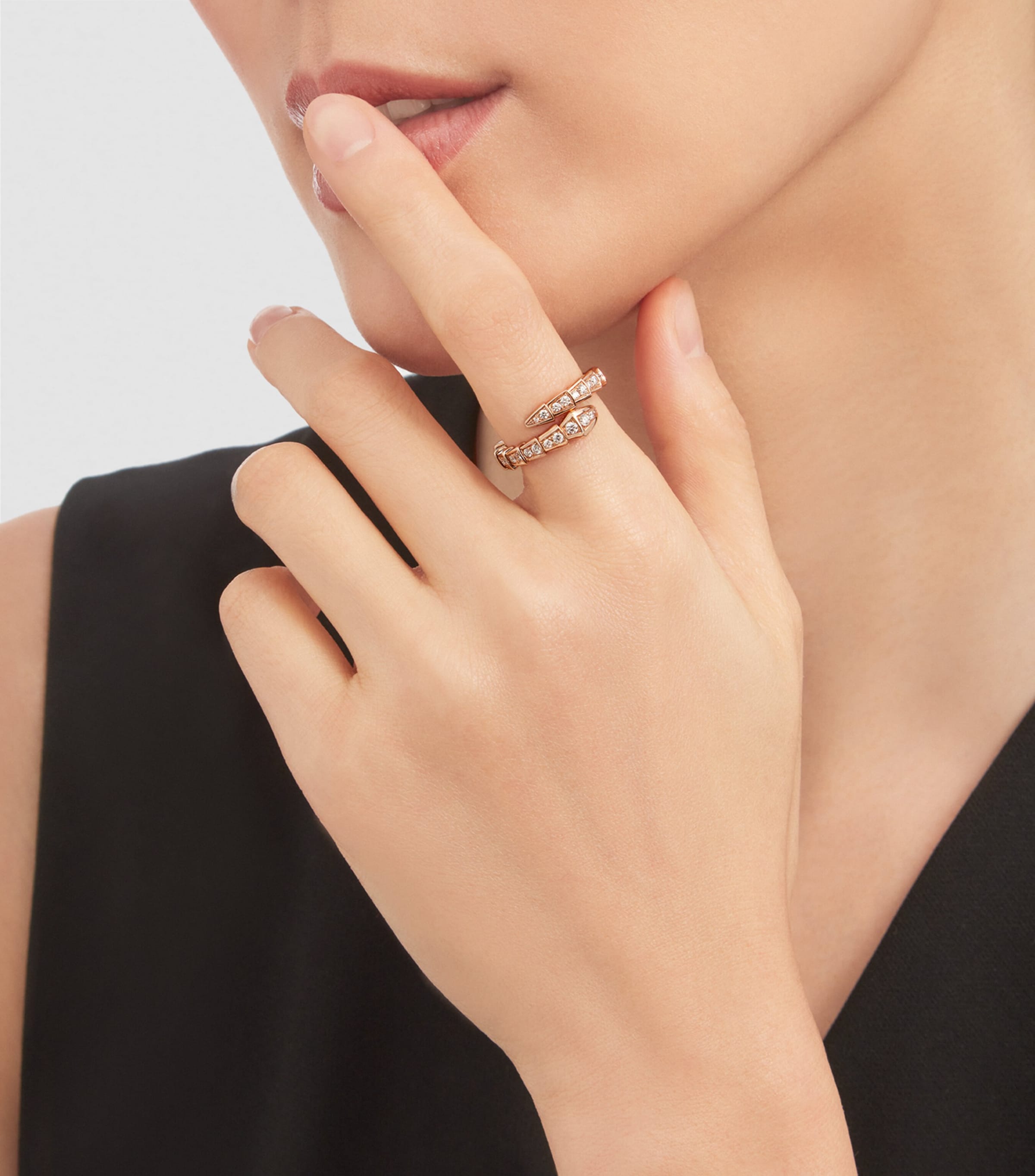 Bvlgari Serpenti Viper ring rose gold diamonds (British brand)