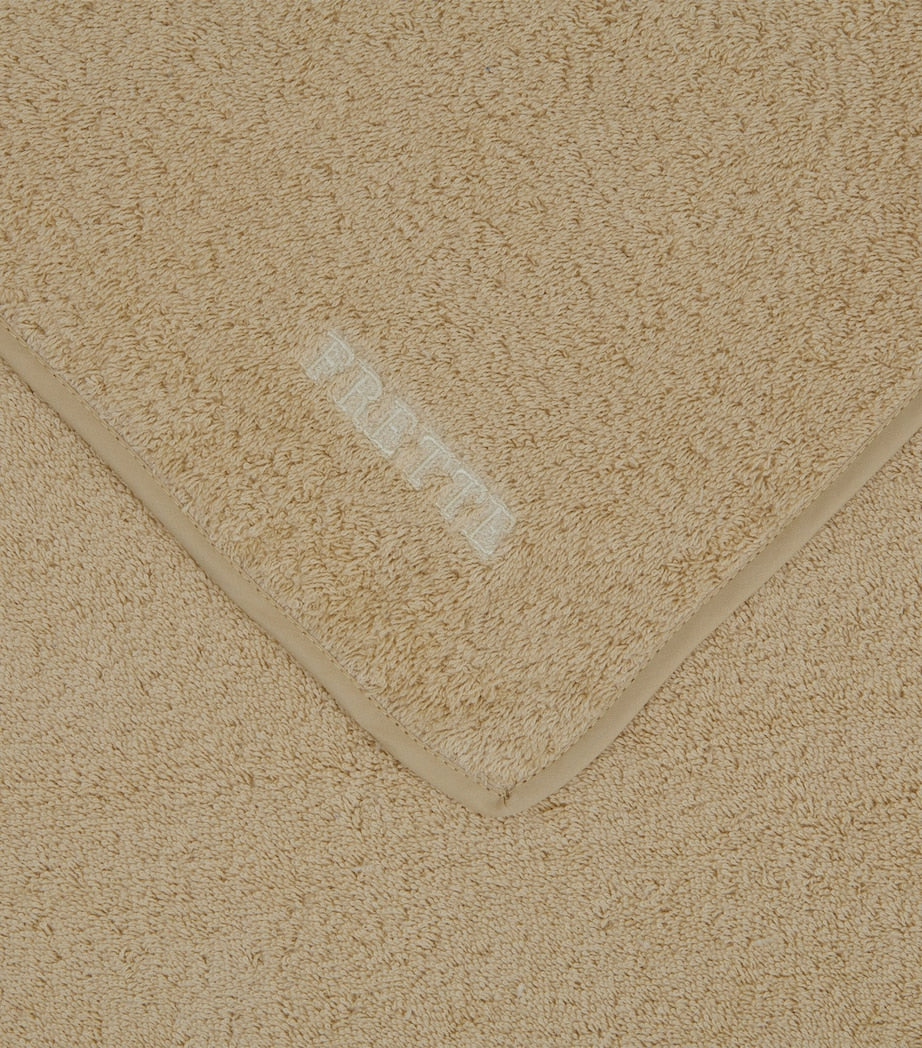 Frette Unito wash cloth 30cm x 30cm, imported from the UK