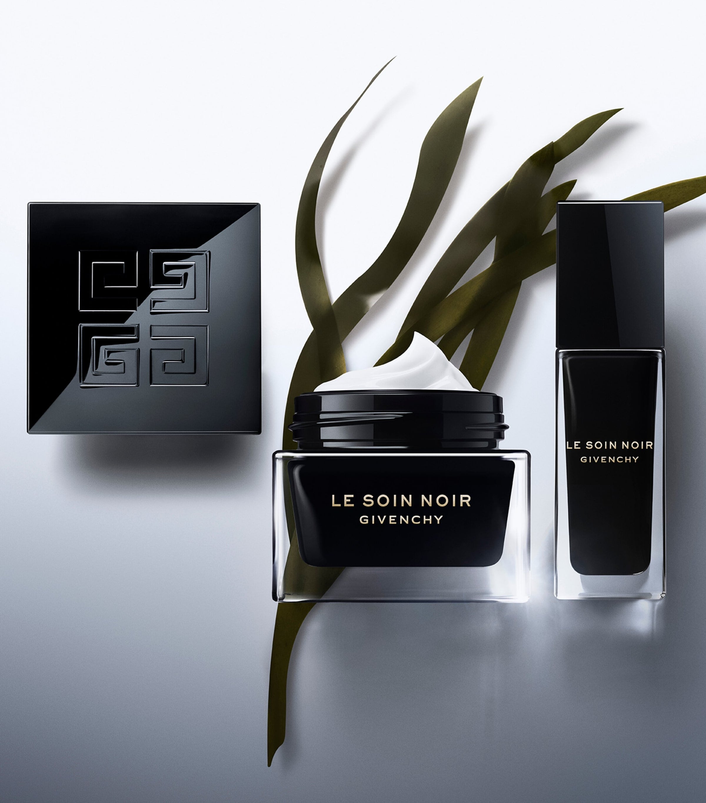 Givenchy Le Soin Noir face serum 30ml, UK version