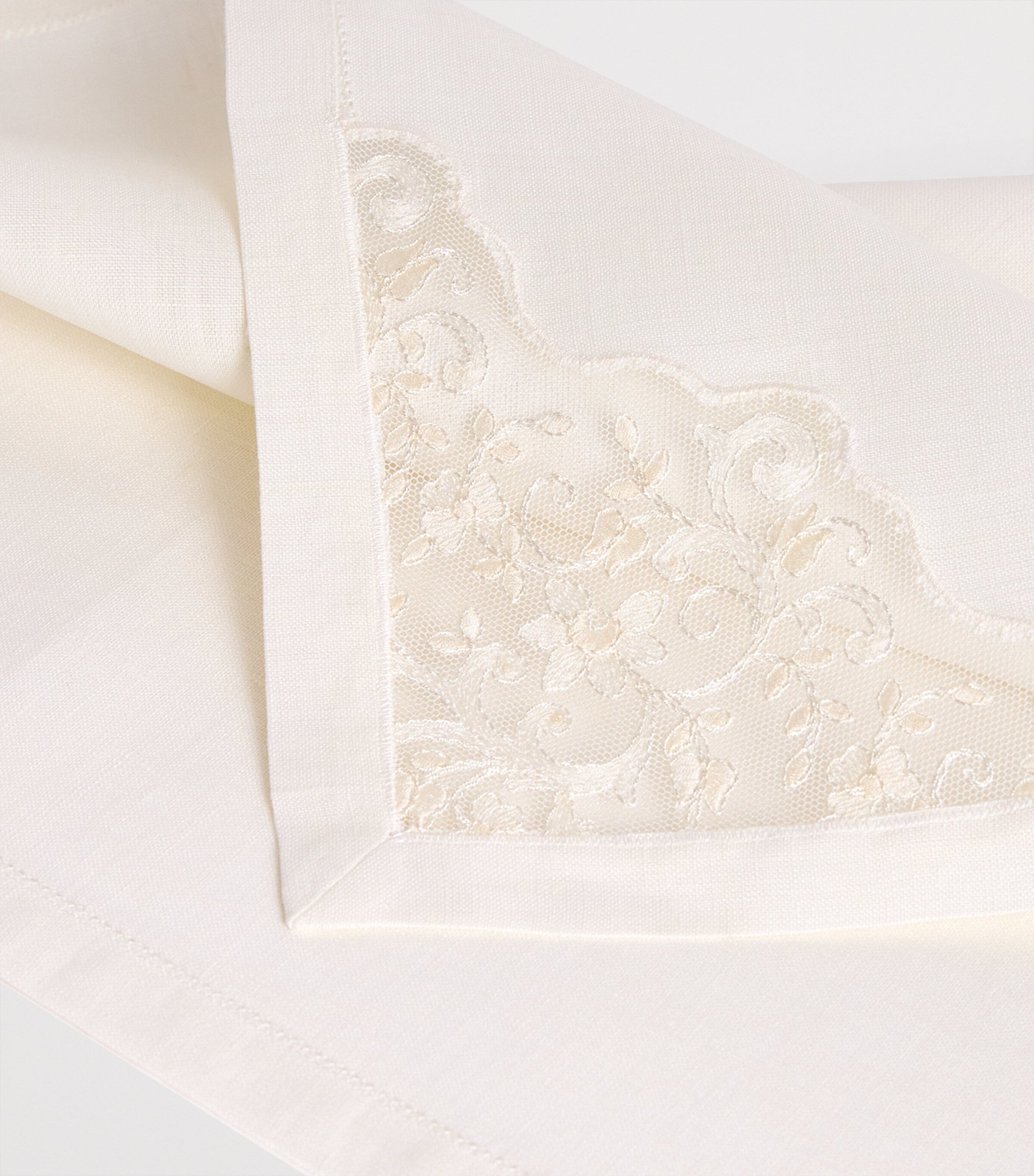Dea linen lace-trim elite napkin 45cm x 45cm - British product