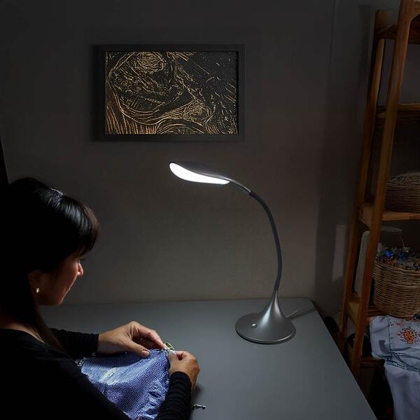 Silver LED desk lamp with daylight simulation (British brand)