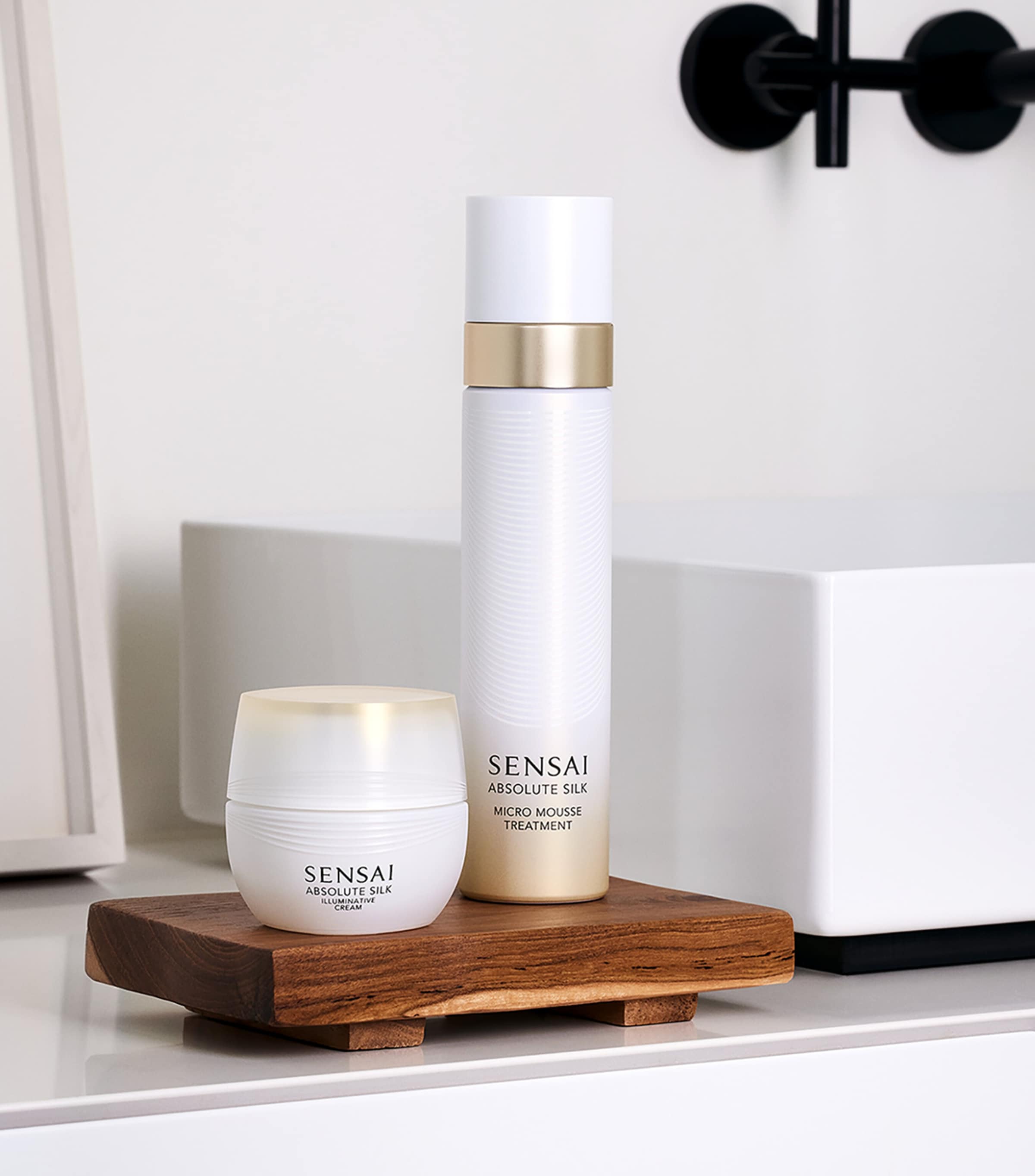 Sensai Absolute Silk Illuminative Cream 40ml (British brand)