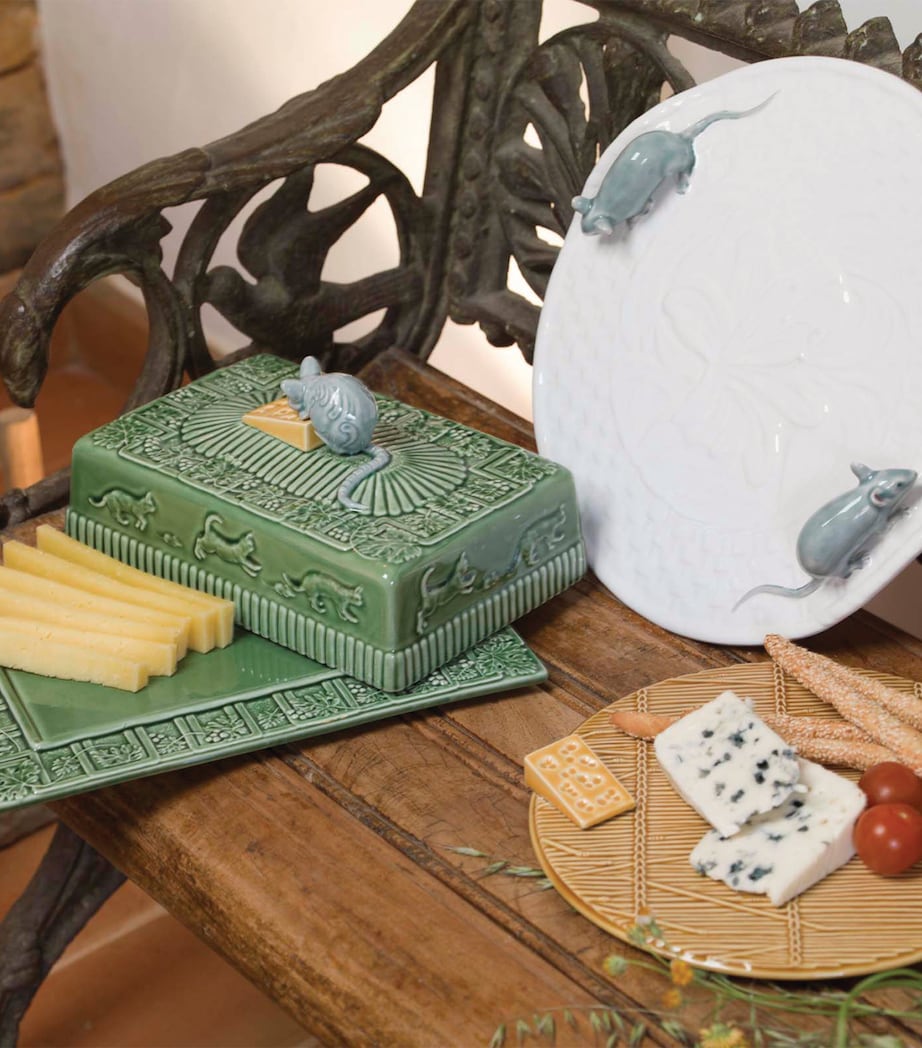 Bordallo Pinheiro cheese plate with lid 30.5cm, UK version