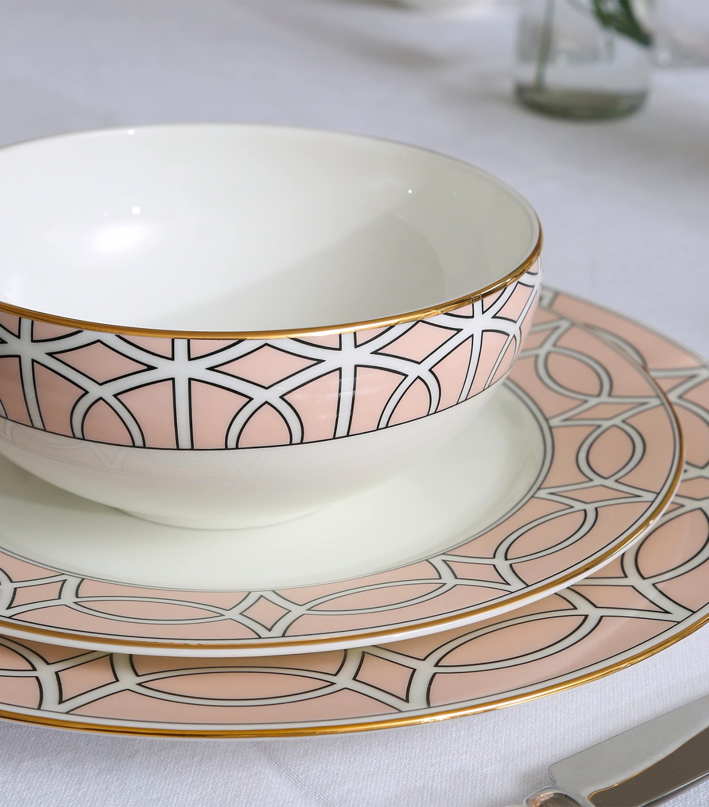 O.W. London Loop dessert plates 21cm, imported from the UK