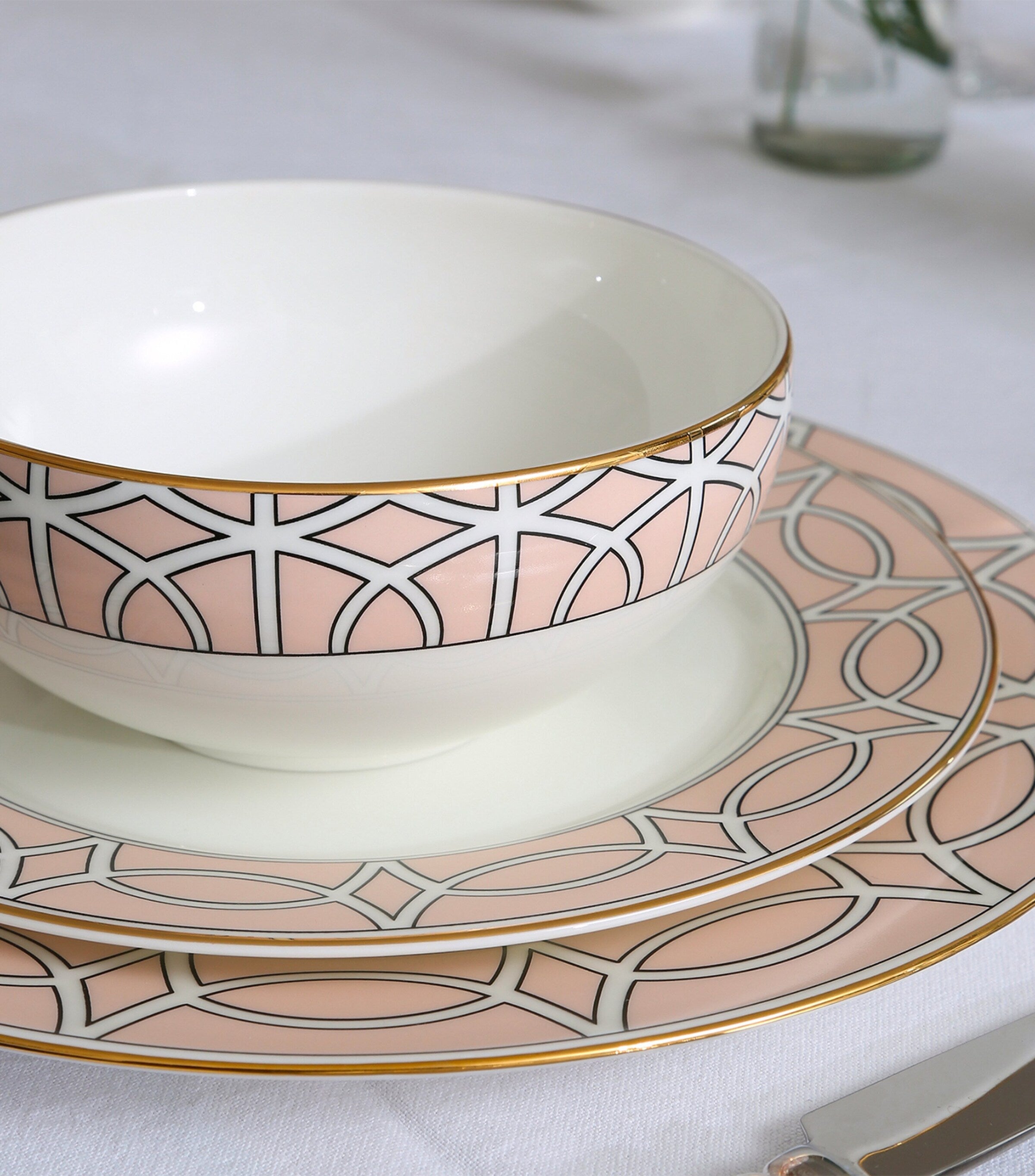 O.W. London Loop dessert plates 21cm, imported from the UK
