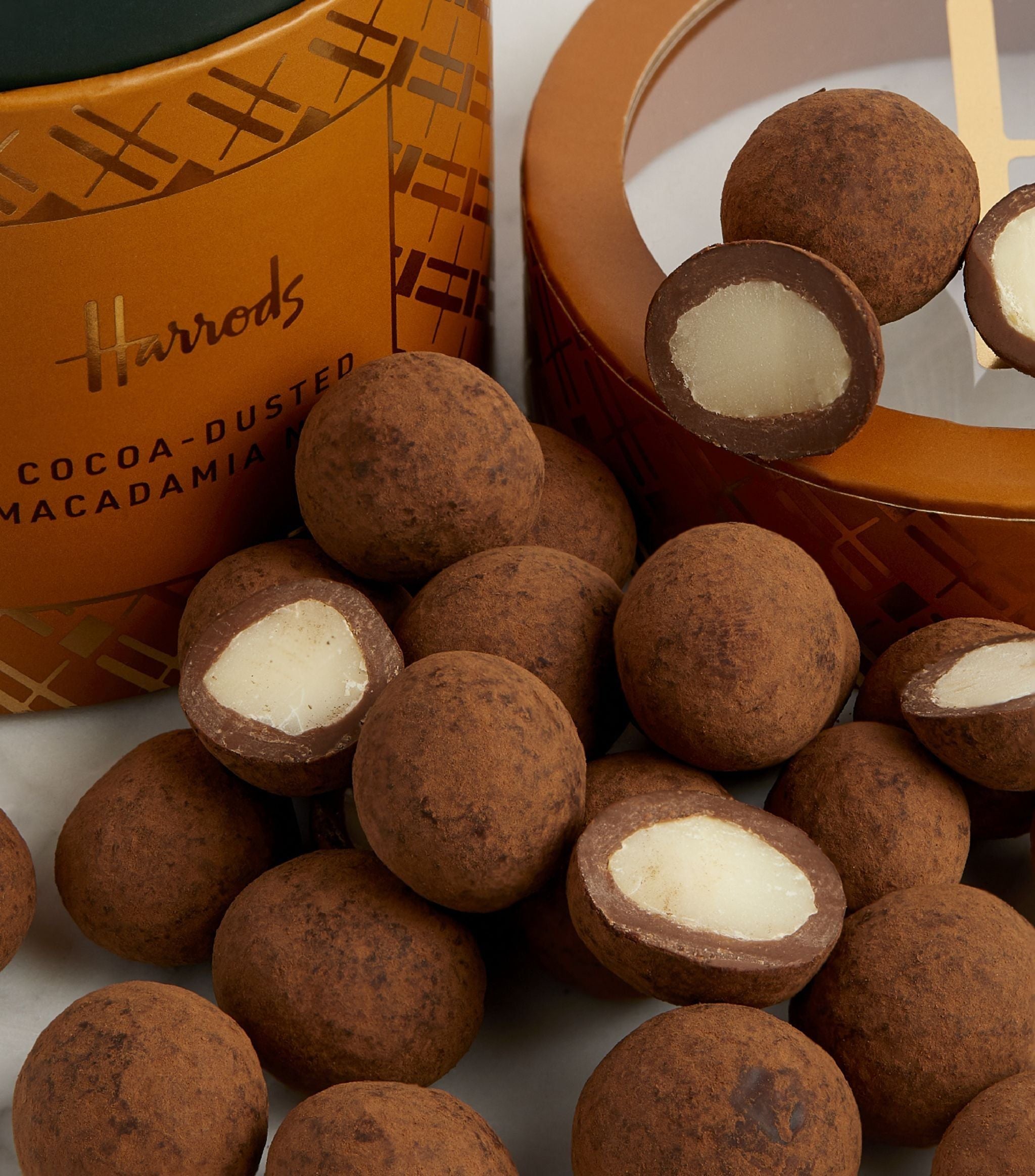 Cocoa Dusted Macadamia Nuts (290g)