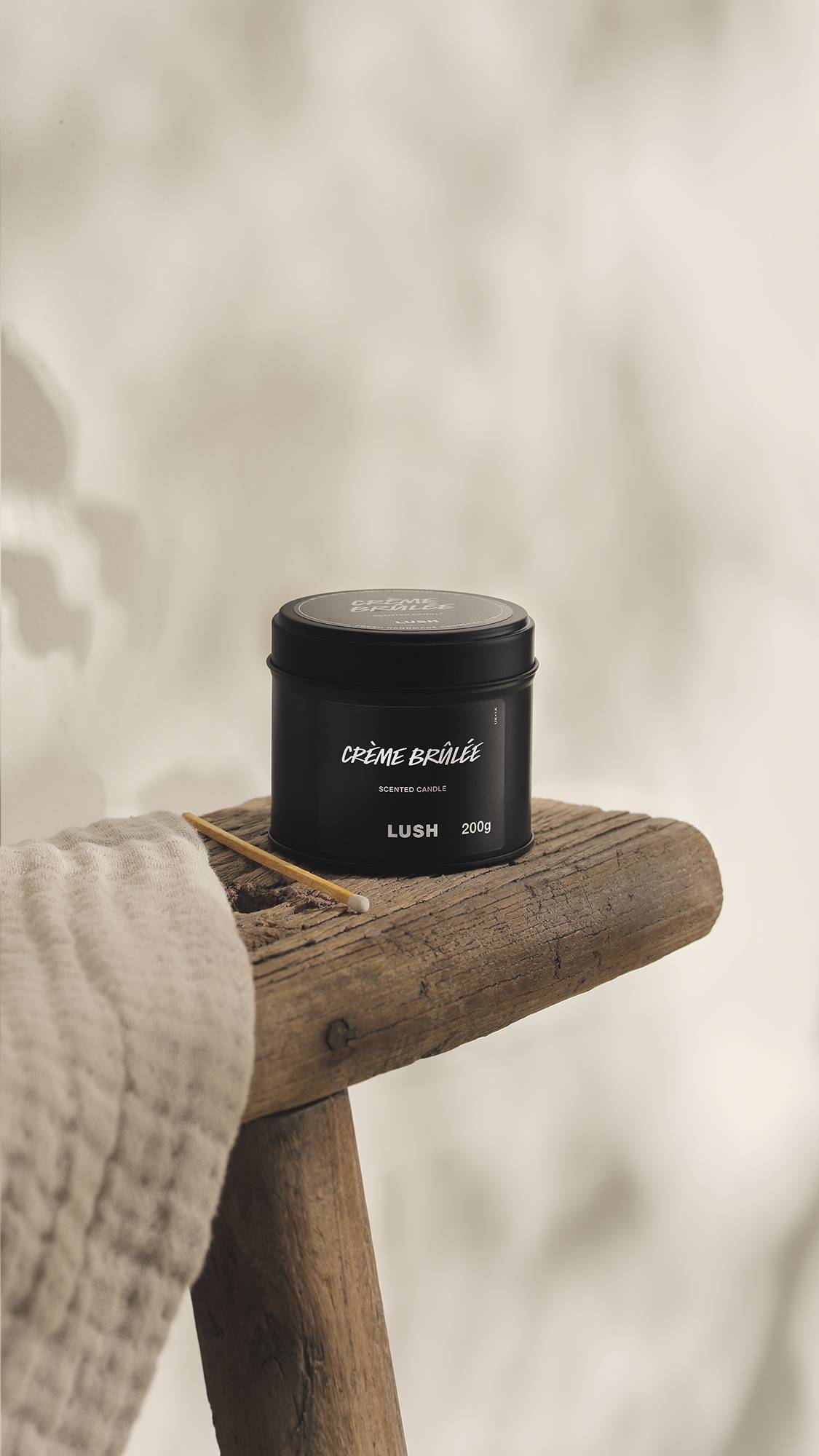 Lush Crème Brûlée single wick scented candle, UK version