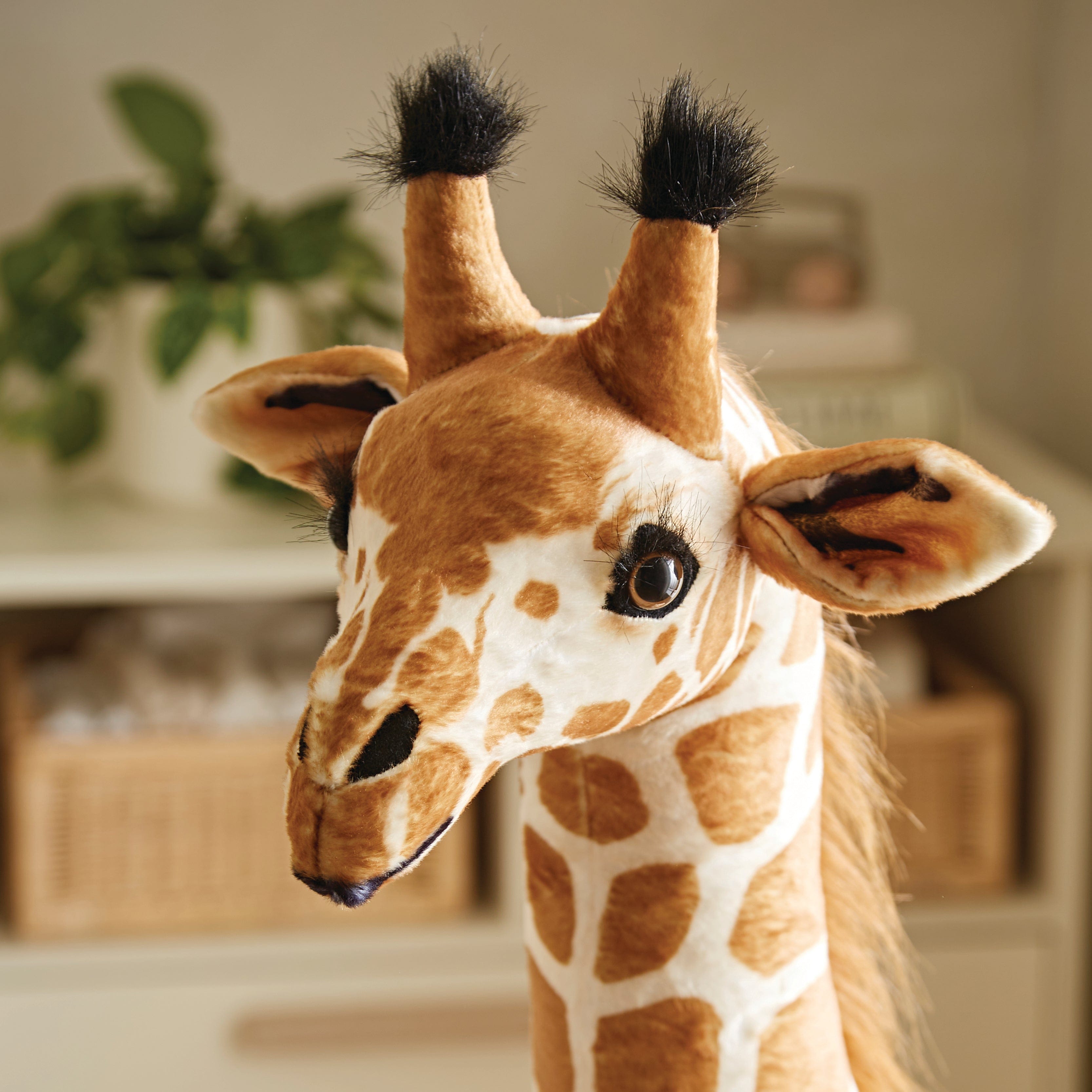 Cuddleco standing giraffe plush toy 135cm, UK version
