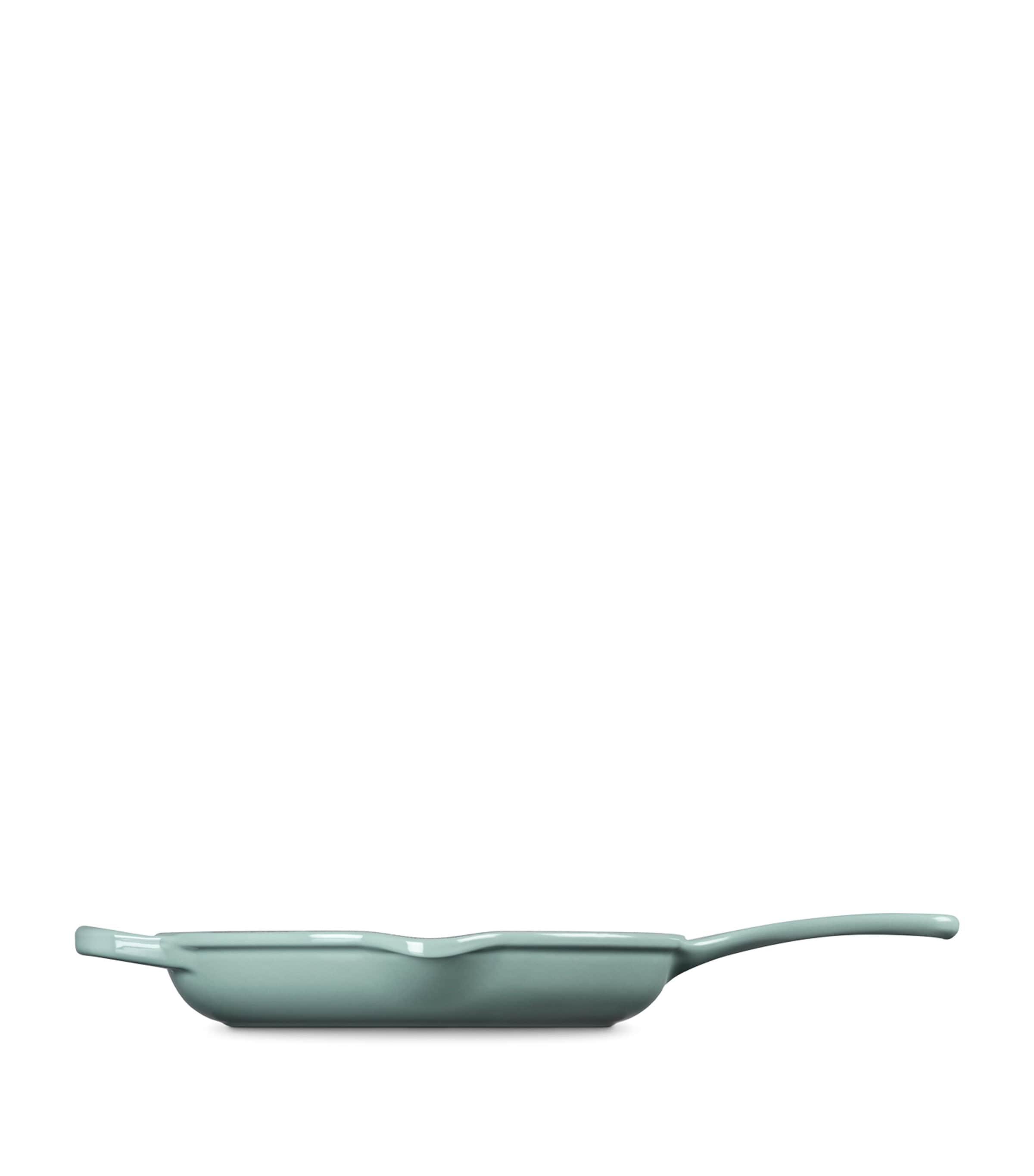 Le Creuset cast iron skillet 23cm, UK version