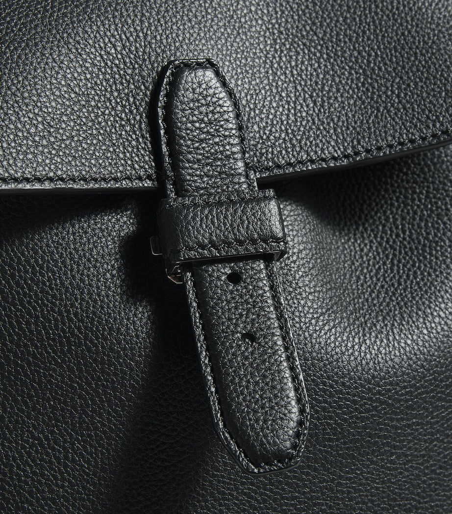 Scratch-Resistant Grained Leather Backpack with Buckle Fastening