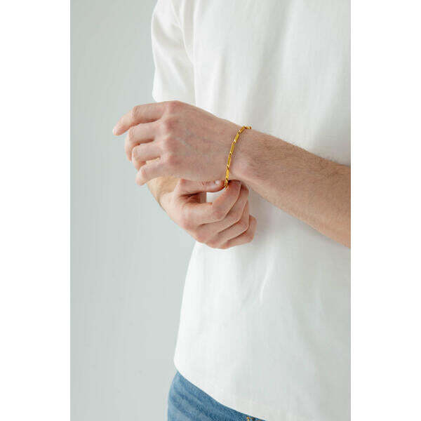 SVNX gold stainless steel minimalistic bracelet, imported from the UK