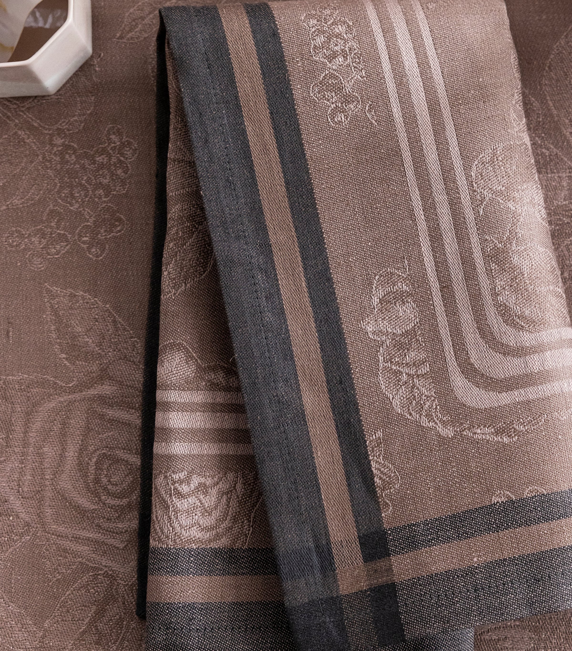 Le Jacquard Français Linen Romance napkin, UK version