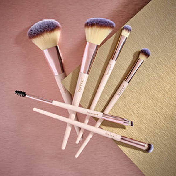 Technic Everyday Flawless makeup brush set (British brand)