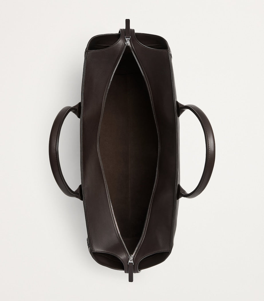 Bottega Veneta Cabat tote in calfskin, Intrecciato weave, imported from the UK
