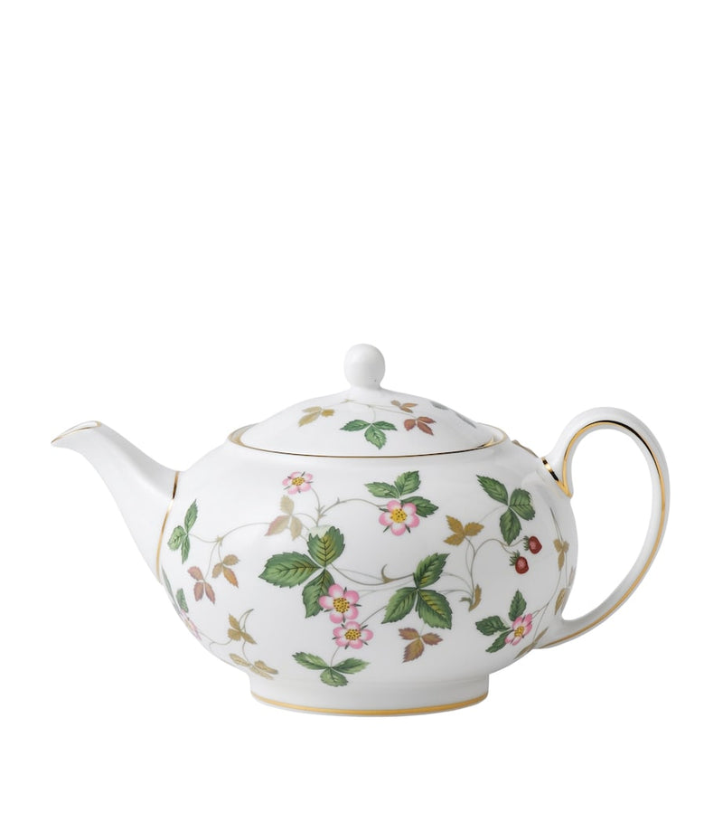 Wedgwood Wild Strawberry large bone china tea pot - British product