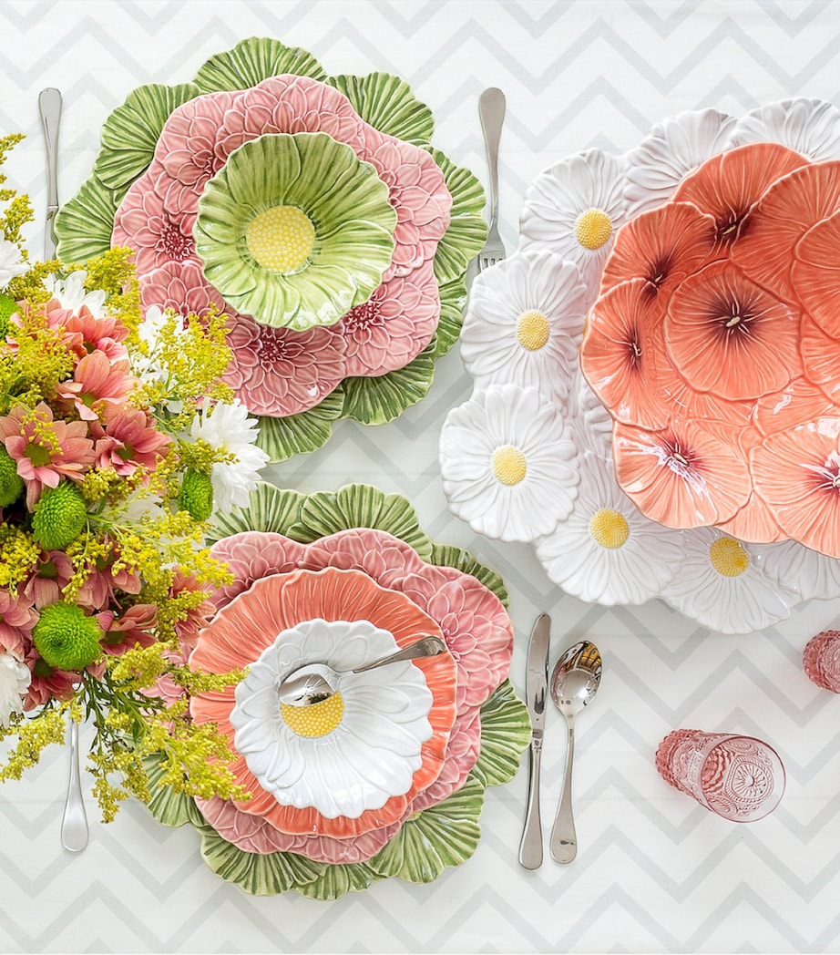 Bordallo Pinheiro Maria Floral plate 38.5cm - British product