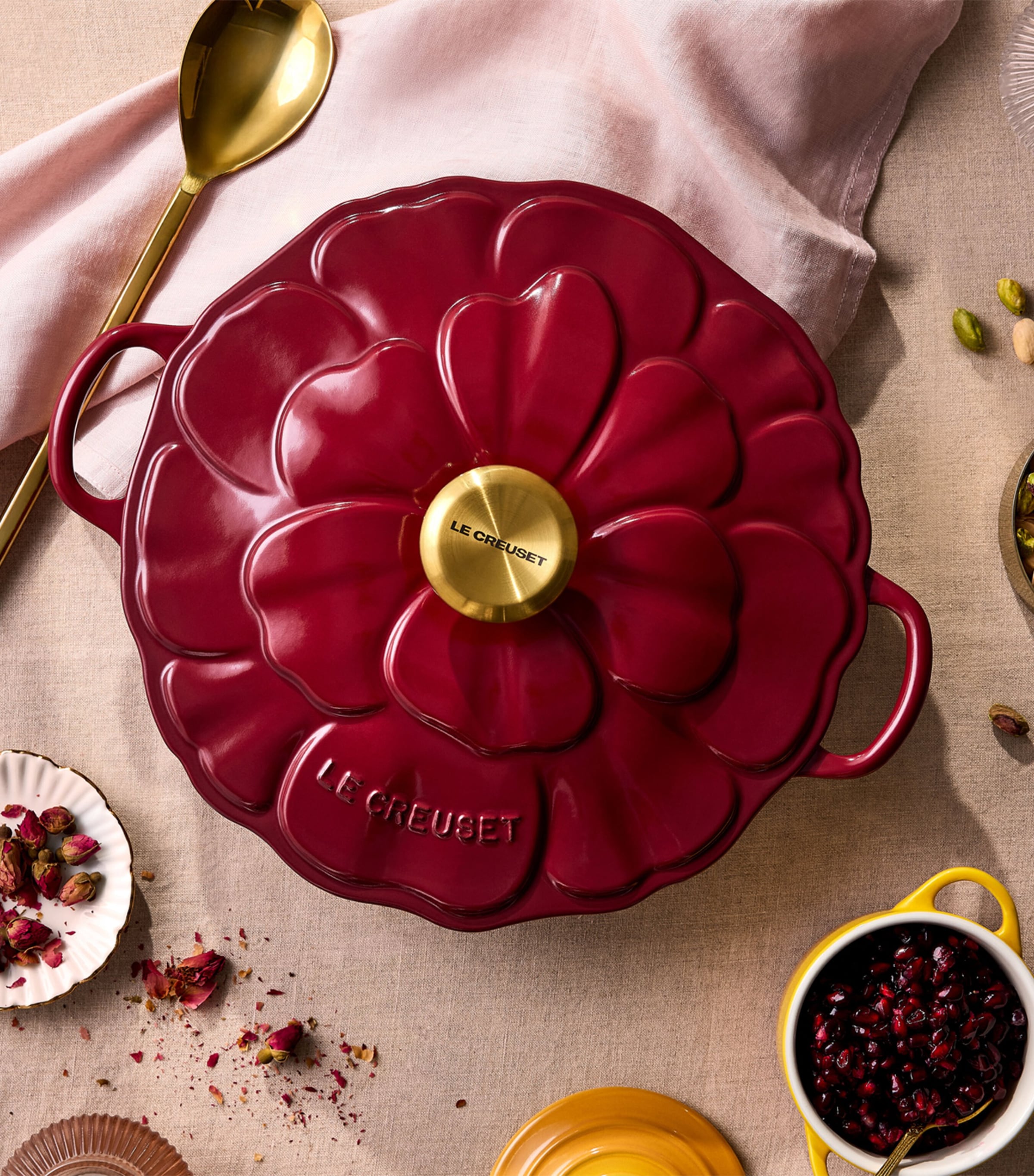 Le Creuset cast iron shallow casserole dish with petal design 26cm, UK version
