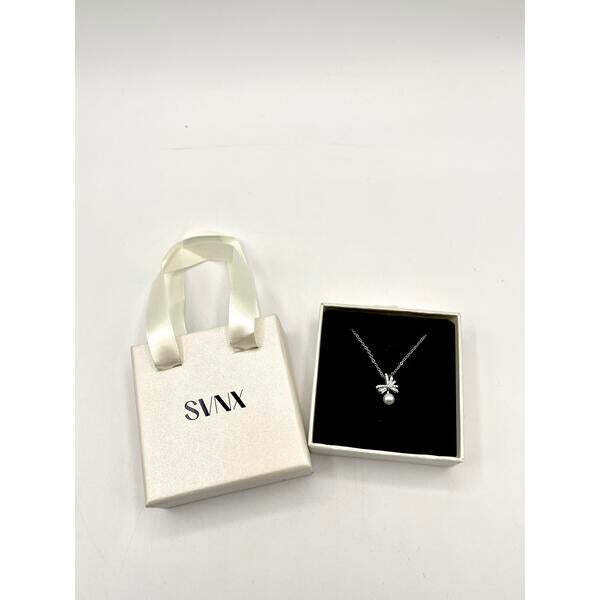 SVNX diamante bow pearl necklace 42cm - British product