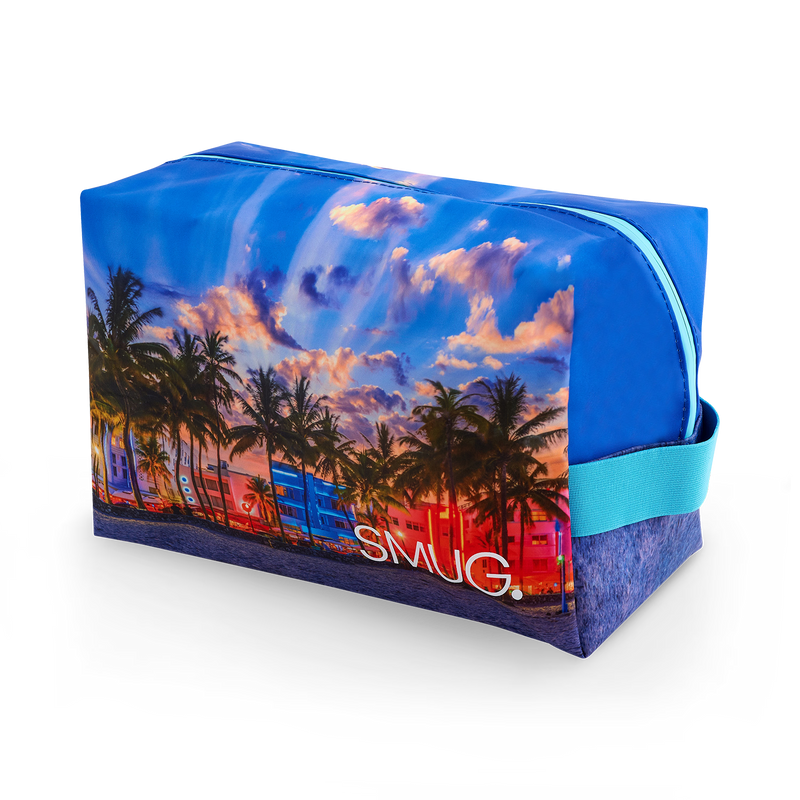 Wash bag with larger capacity for travel - British product