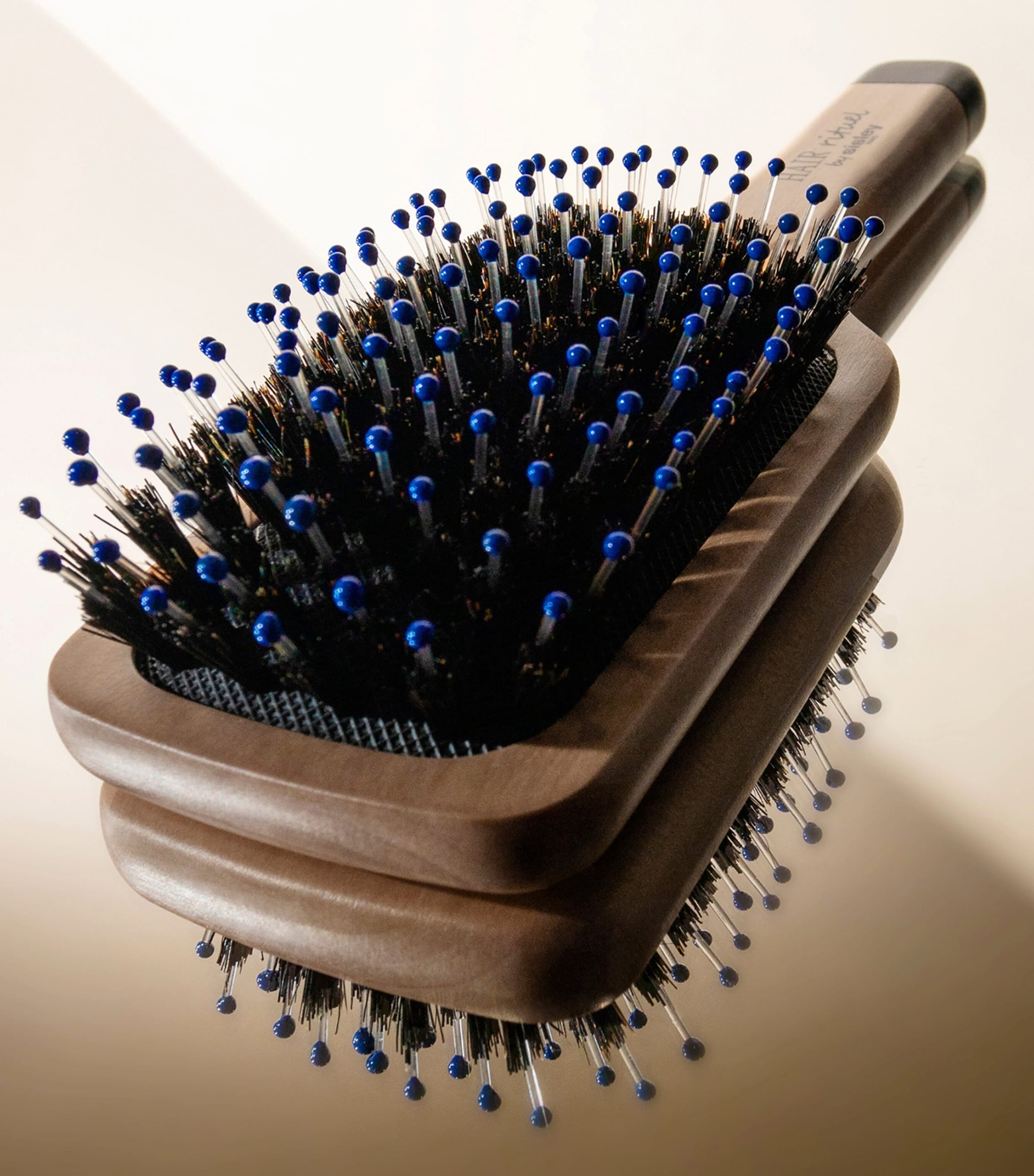 Sisley Pocket Brush Radiance and Softness (British brand)