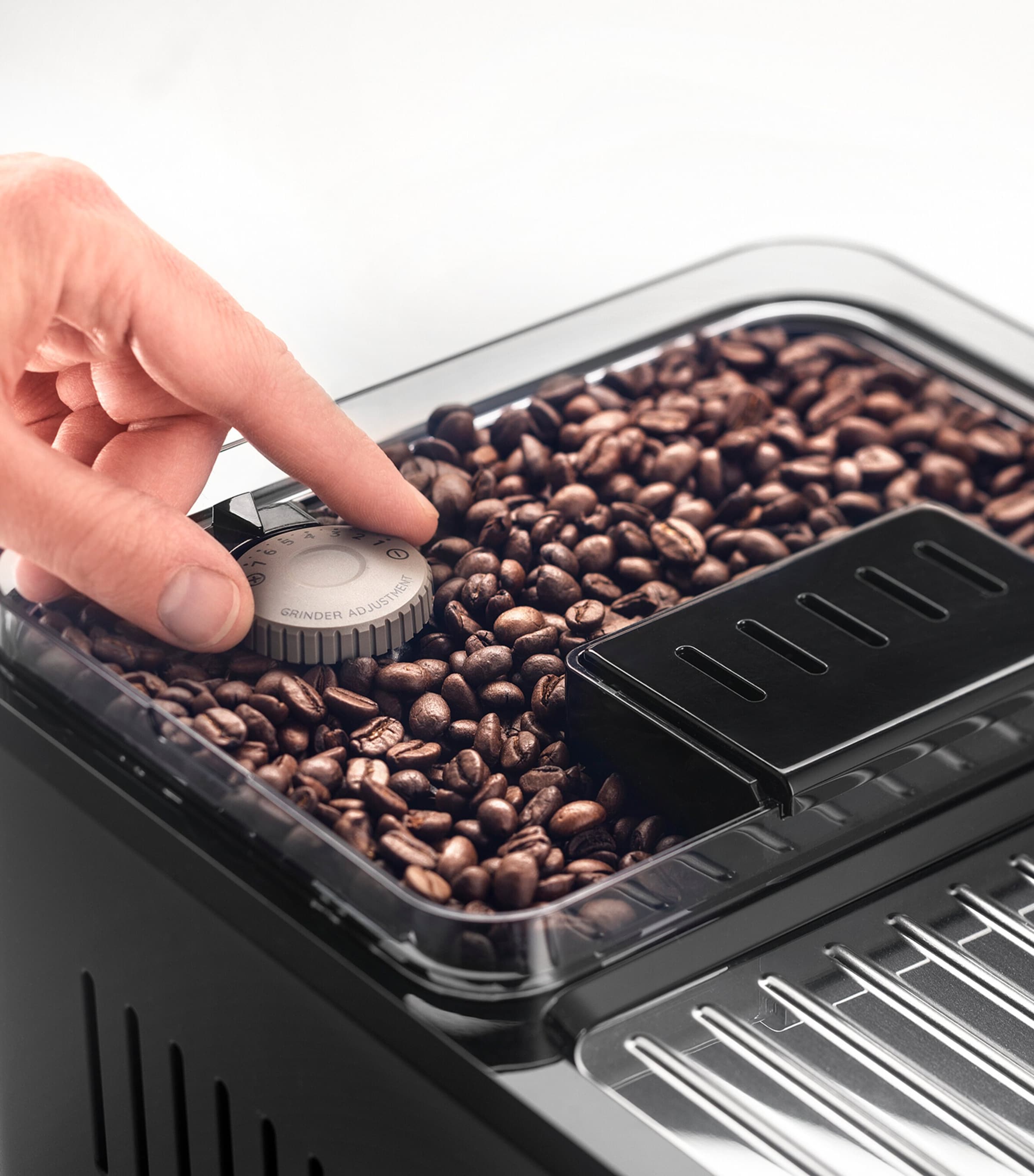 De'Longhi Eletta Explore Cold Brew coffee machine - British product